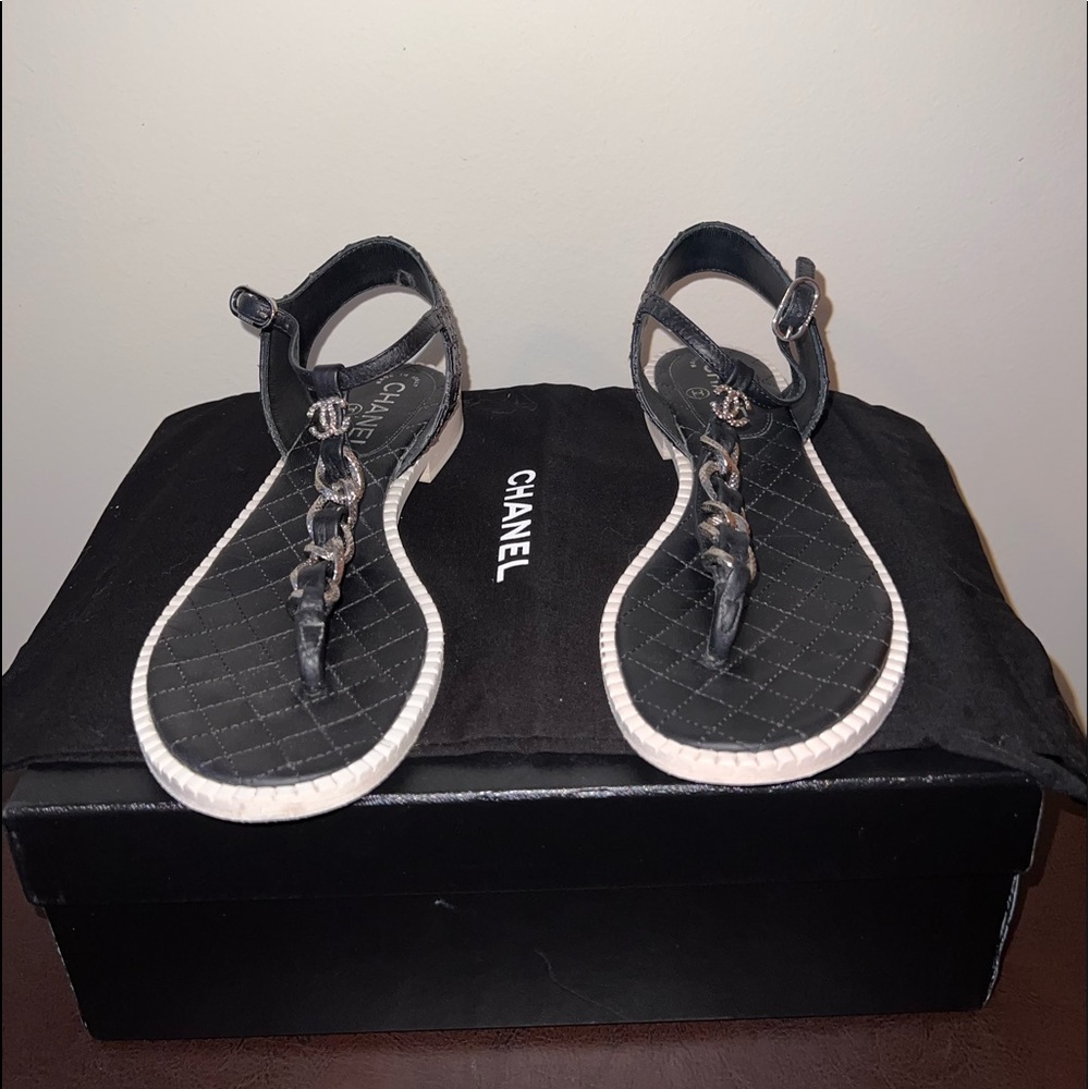 CHANEL THONG SOUPLE CALFSKIN CHAIN SIZE 38
